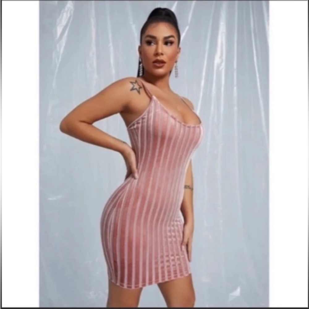 PINK VELVET SPAGHETTI STRAP BODY CON DRESS - Picture 2 of 11